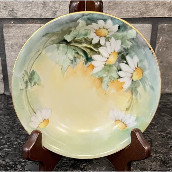 PT Bavaria Tirschenreuth Hand Painted White Daisy Patterned Bowl w/Gold Trim - Picture 1 of 5
